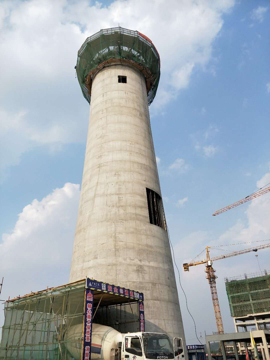 青島新建煙囪公司:提供安全可靠的煙囪建設(shè)解決方案